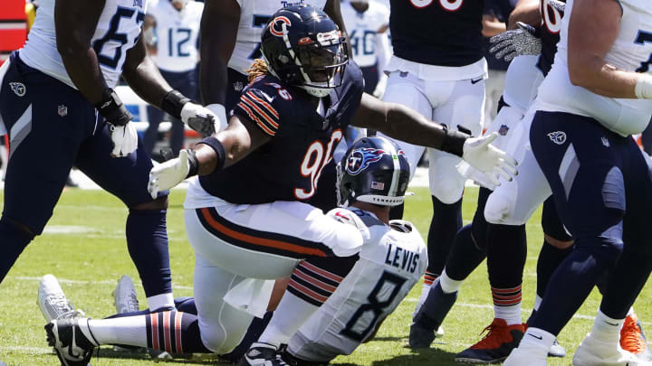 Zacch Pickens makes a sack of Will Levis in last year's preseason game. Whether he'll get another chance to do it in the opener is uncertain now due to injury.